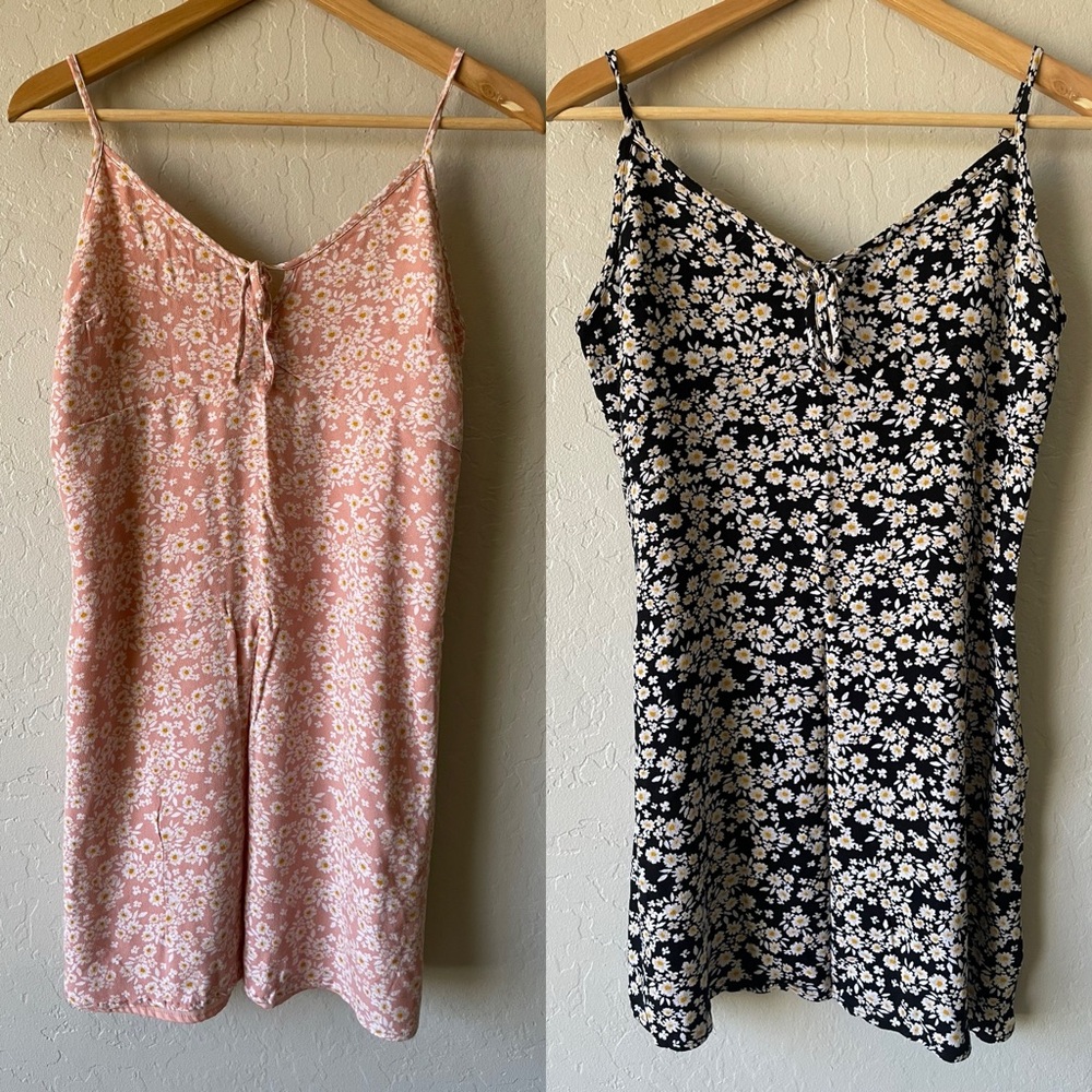 2️⃣ Hollister Flower 🌼 Dresses in Light Pink 💕 & Black 🖤